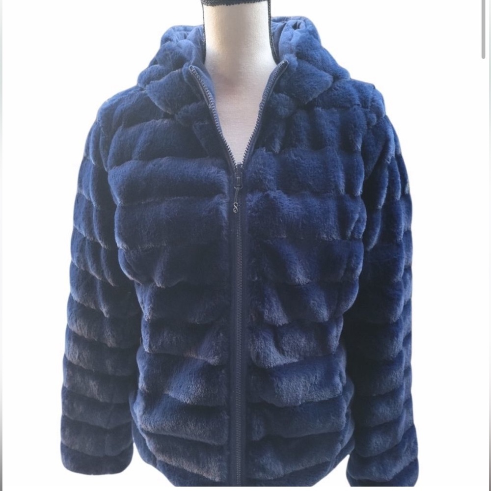 Reversible hooded jacket